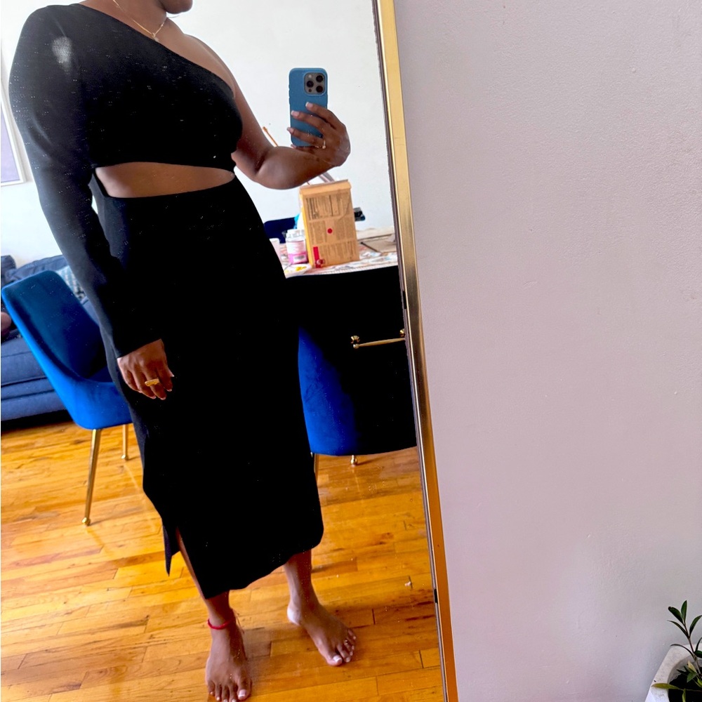 Elegant Black One-Shoulder Dress